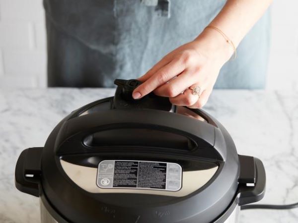 A Comprehensive Guide on How to Use a Pressure Cooker
