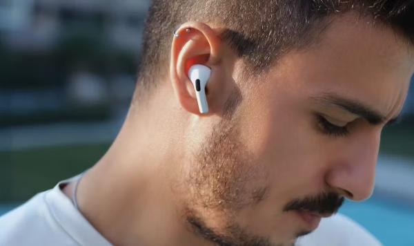 In-ear Headphones create minimal sound leakage